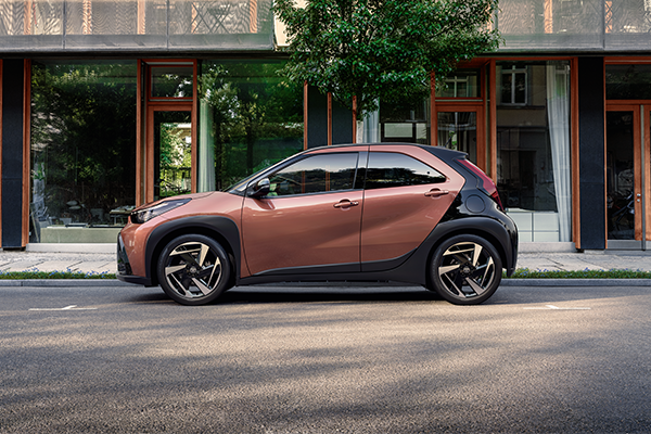 Untitled-11_0001_TOY_AYGO_X_HEV_2025_HUB_IMG_08_High_Grade_CMYK Untitled-11_0001_TOY_AYGO_X_HEV_2025_HUB_IMG_08_High_Grade_CMYK